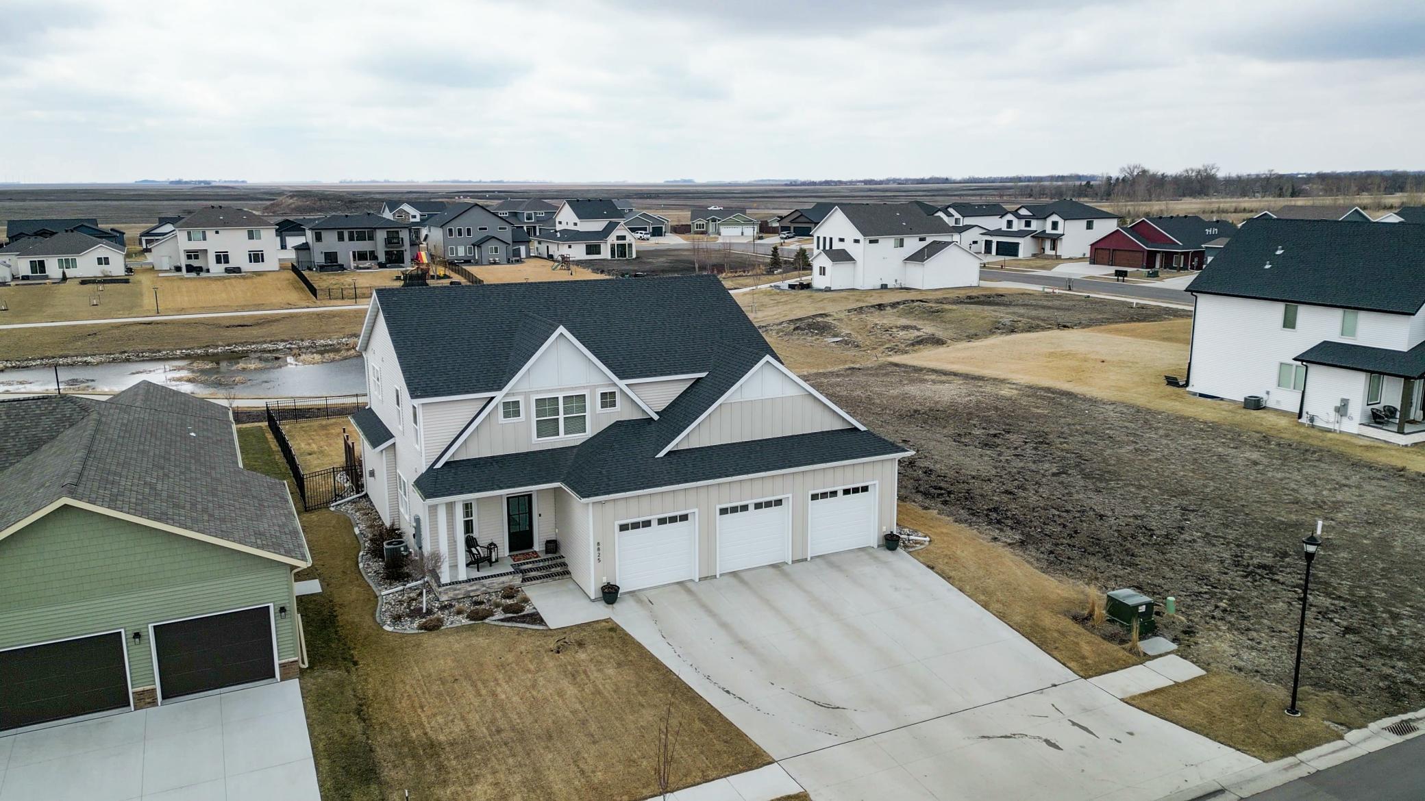 8825 Meadowlark Parkway, Horace, North Dakota image 4