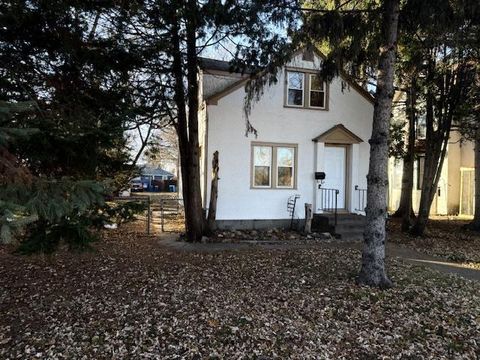 Homes For Sale - 4125 Perry Avenue<br/> Robbinsdale, MN 55422