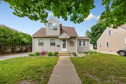 Homes For Sale - 910 8th Avenue<br/> Austin, MN 55912