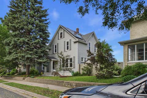 Homes For Sale - 121 4th Avenue<br/> Dakota County, South Saint Paul, MN 55075