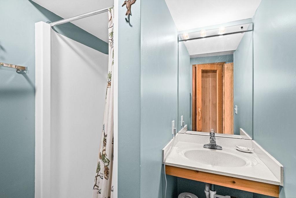 6029 London Road, Duluth, Minnesota image 32