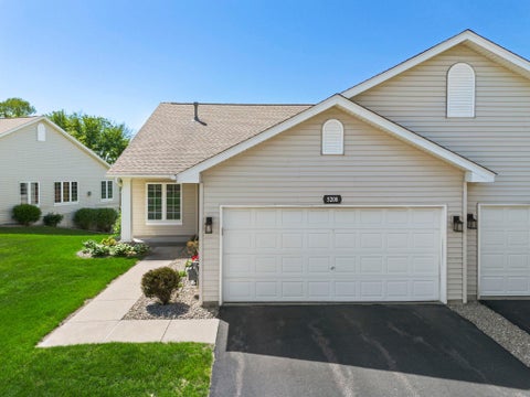 Townhouse For Sale - 5208 Deerfield Lane<br/> Scott County, Prior Lake, MN 55372
