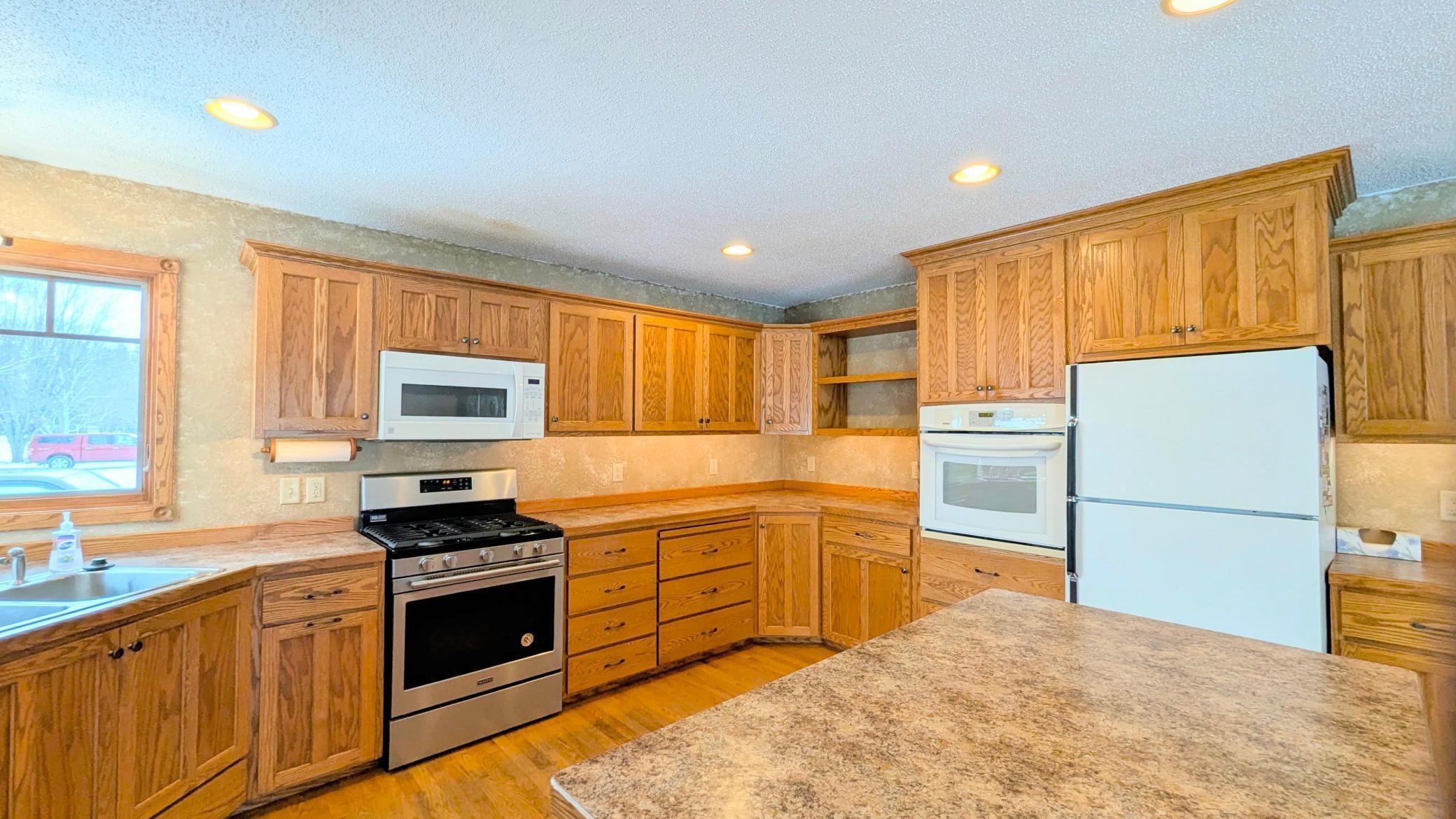 311 Oriole Avenue, Thief River Falls, Minnesota image 9