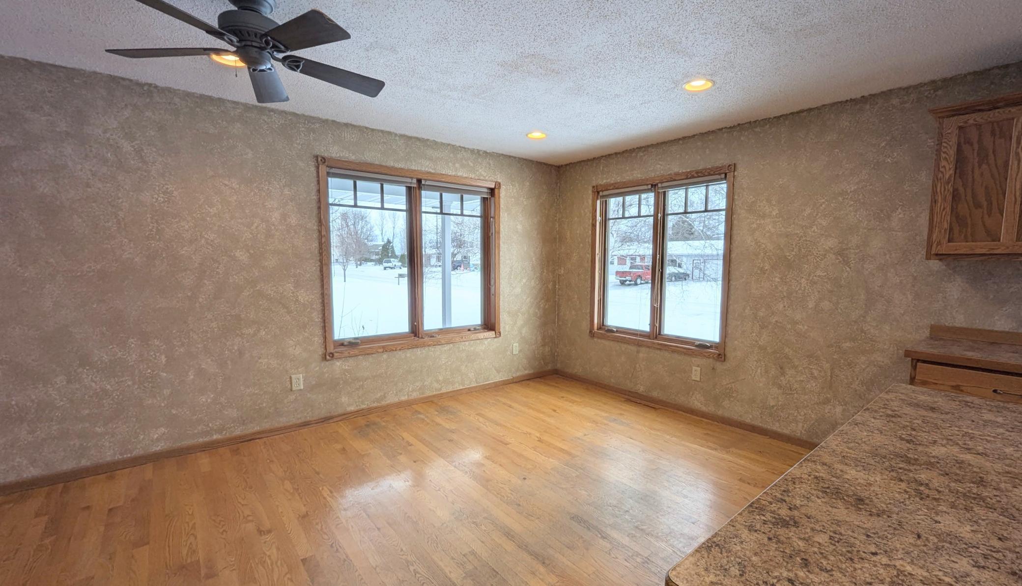 311 Oriole Avenue, Thief River Falls, Minnesota image 32