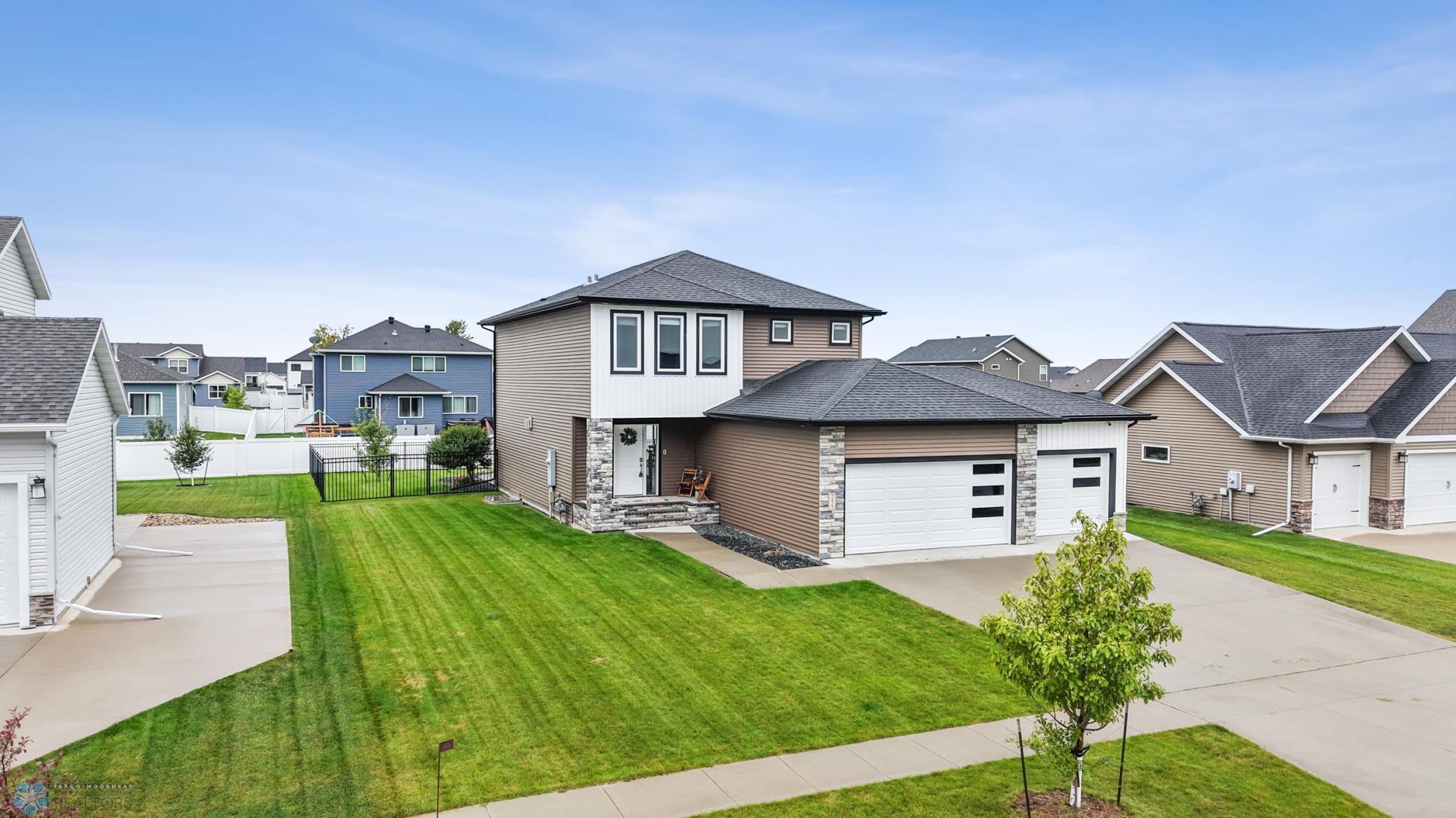 West Fargo, North Dakota 58078, United States, 4 Bedrooms Bedrooms, ,3 BathroomsBathrooms,Residential,Active,205091