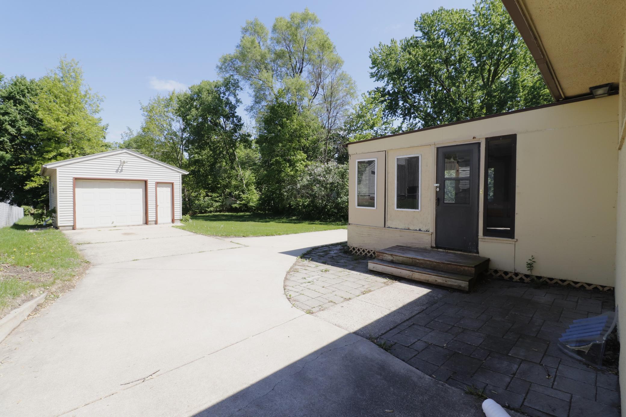 718 1st Street, Faribault, Minnesota image 4