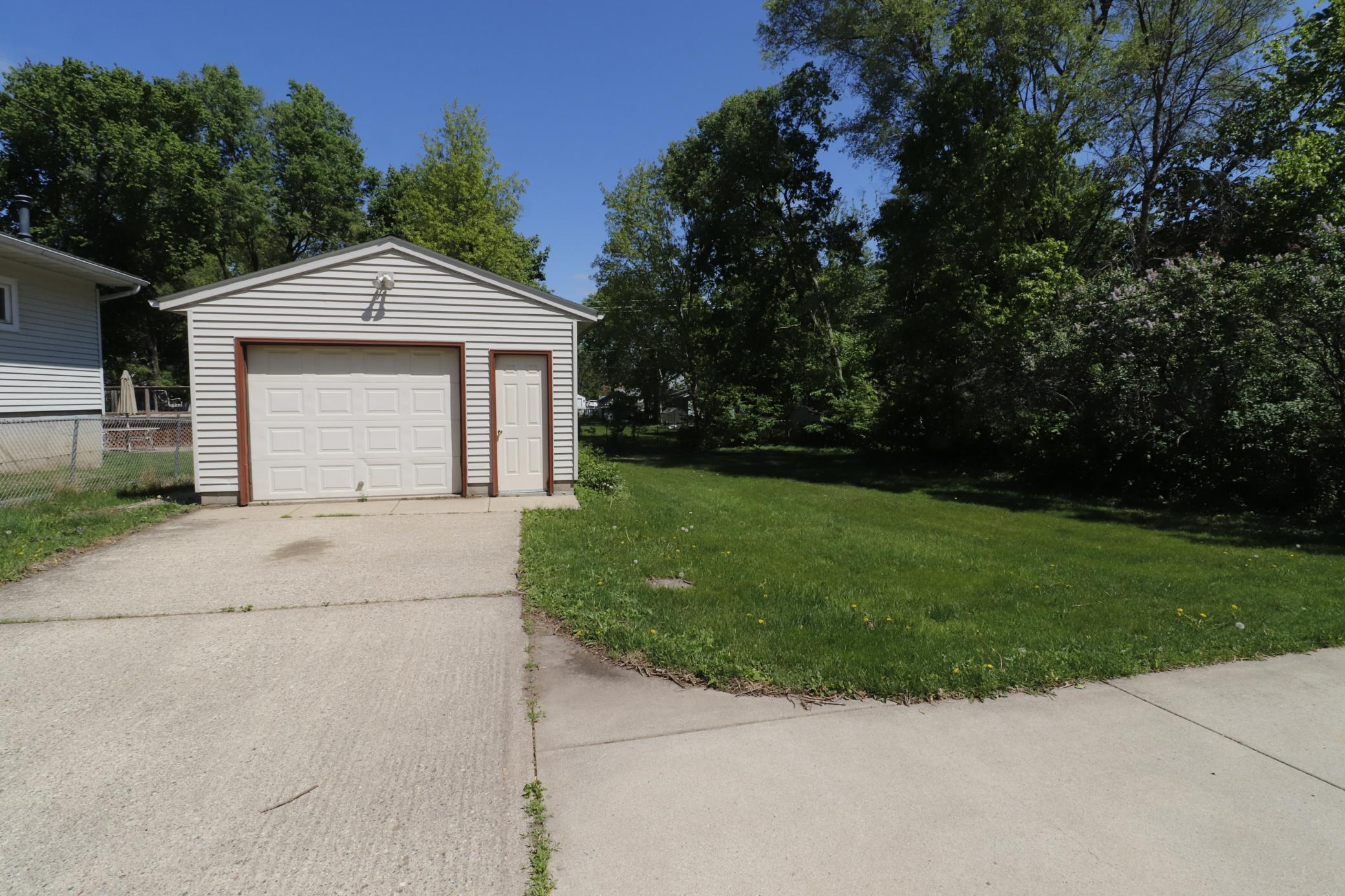 718 1st Street, Faribault, Minnesota image 5