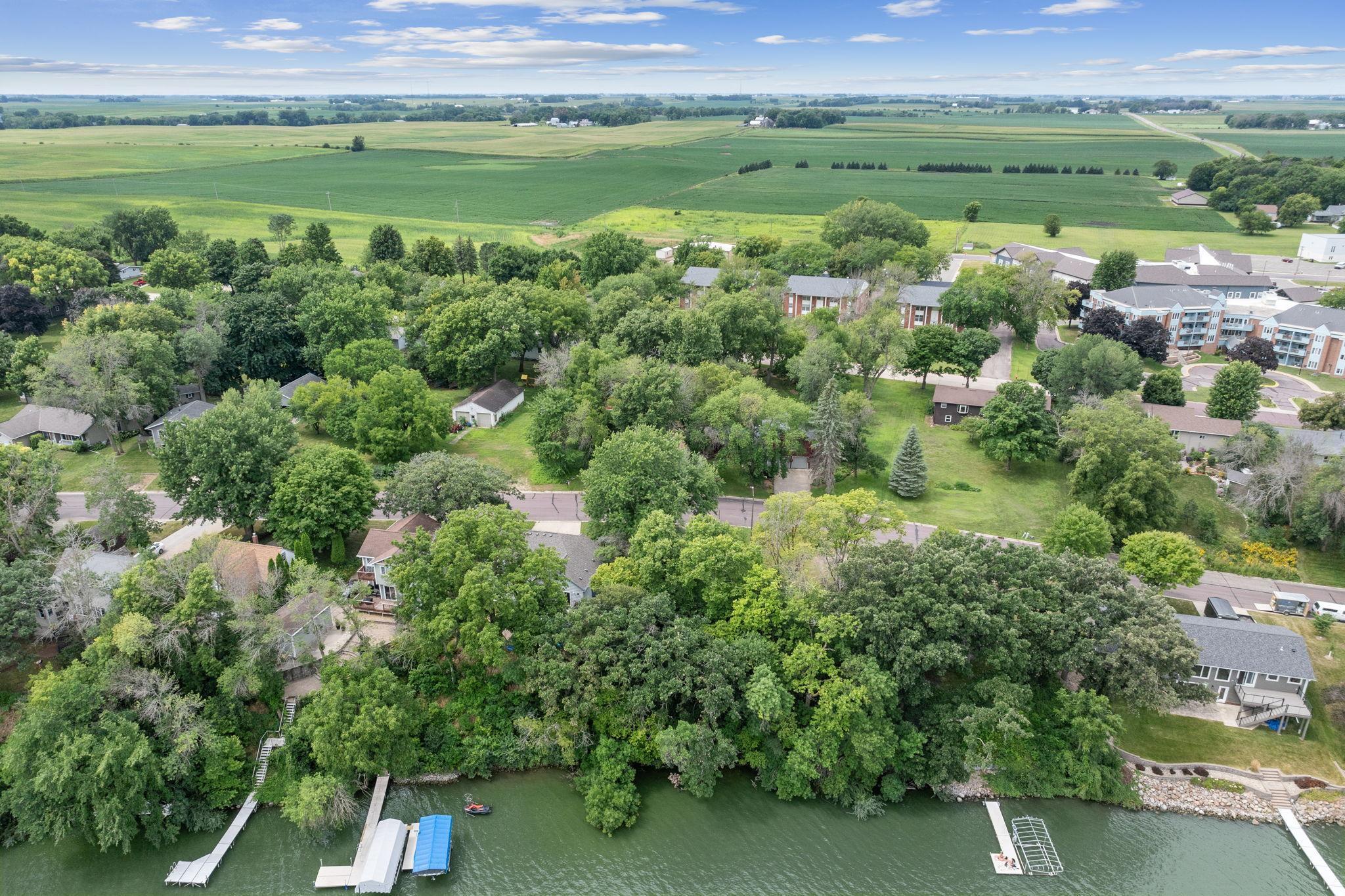 647 Shoreacres Drive, Fairmont, Minnesota image 10