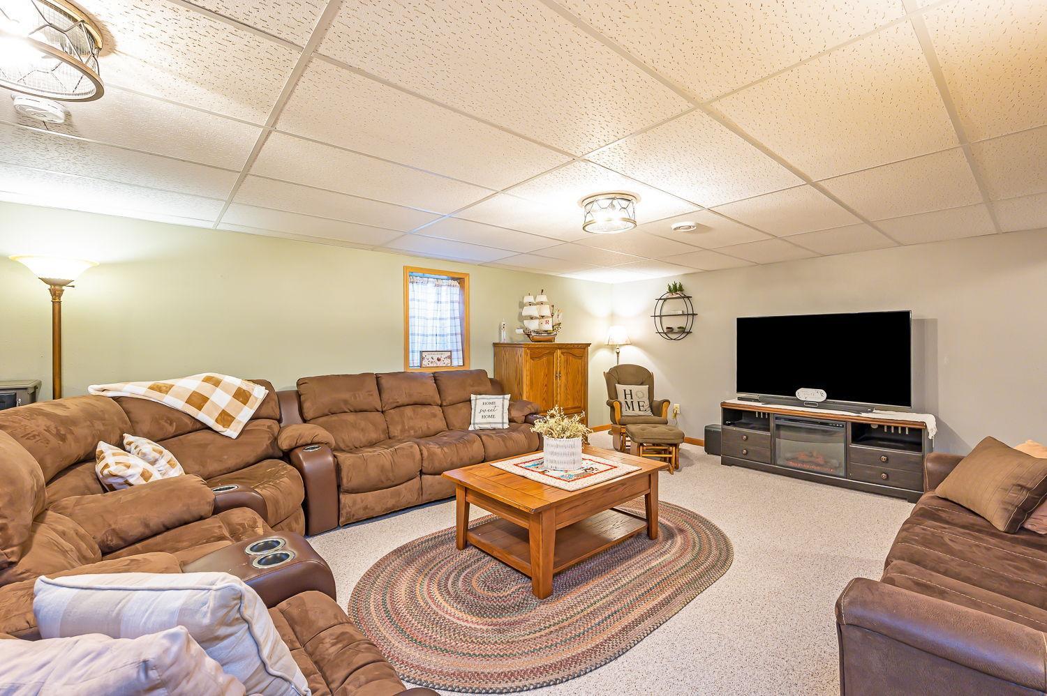 1220 June Court, Windom, Minnesota image 36