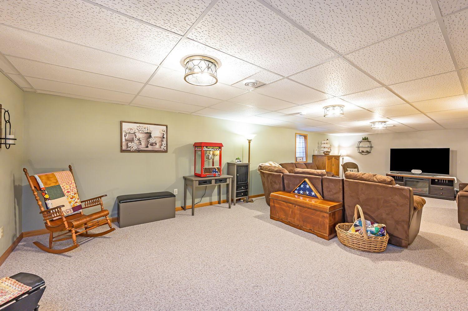 1220 June Court, Windom, Minnesota image 38
