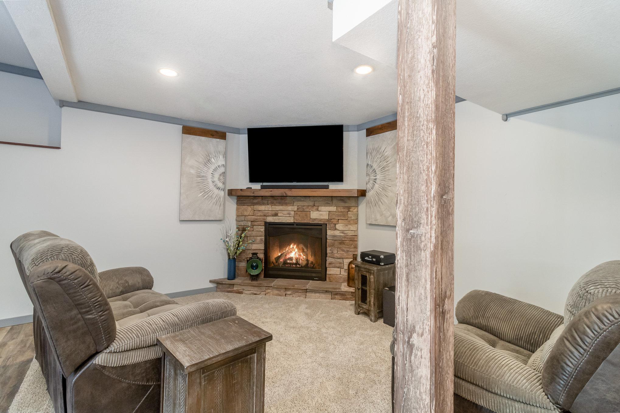 6609 210th Lane, Forest Lake, Minnesota image 8