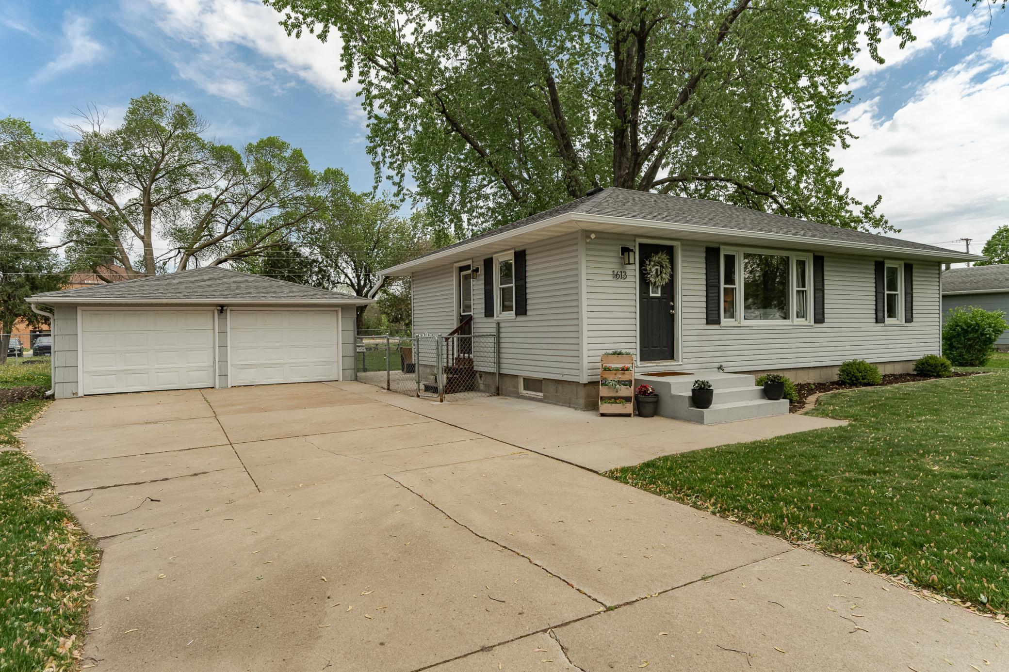 1613 25th Street, Rochester, Minnesota image 1