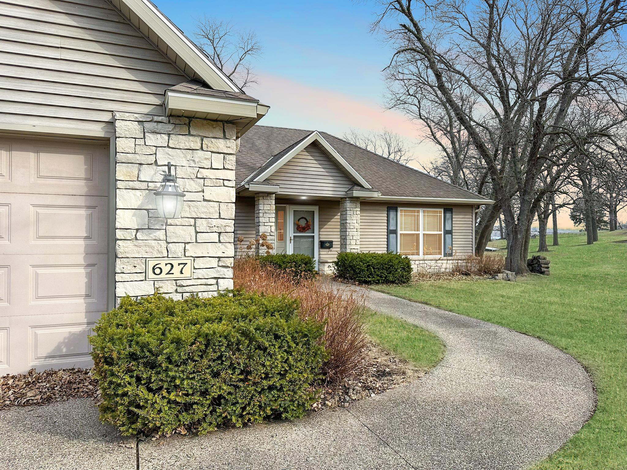 627 Knollwood Drive, Willmar, Minnesota image 3