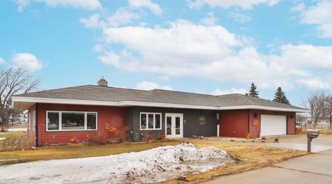 Homes For Sale - 101 Mini Drive<br/> Staples, MN 56479