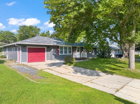 Homes For Sale - 1006 Elmhill Drive<br/> Albert Lea, MN 56007