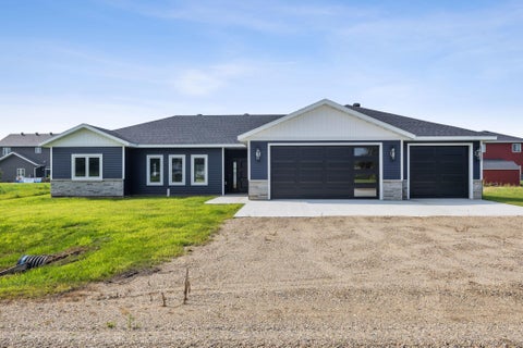 Homes For Sale - 301 Pine Drive<br/> Hankinson, ND 58041