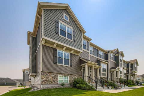 Townhouse For Sale - 7582 38th Street<br/> Saint Paul, MN 55128