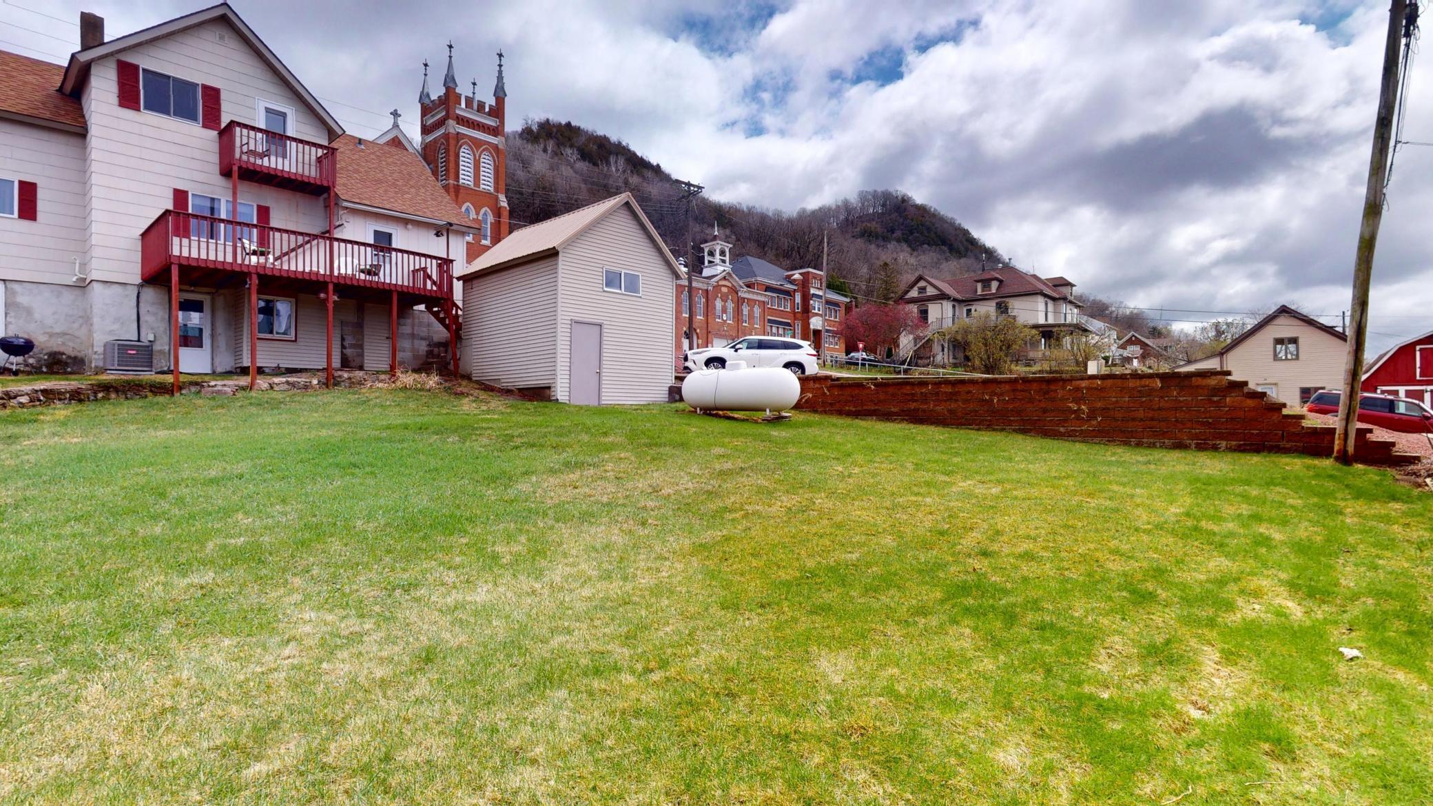 9 N Hill Street, Fountain City, Wisconsin image 32