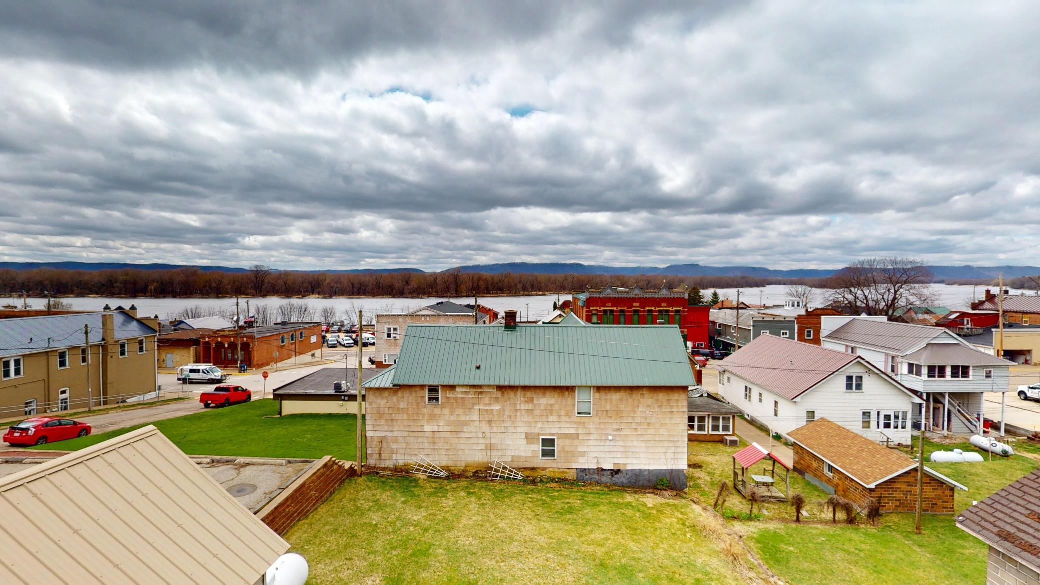 9 N Hill Street, Fountain City, Wisconsin image 3