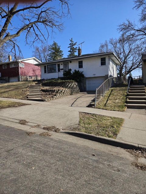 Homes For Sale - 1450 Fremont Avenue<br/> Saint Paul, MN 55106