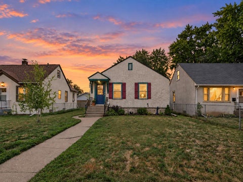 Homes For Sale - 1110 5th Avenue<br/> South Saint Paul, MN 55075