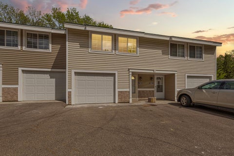 Townhouse For Sale - 3320 River Bluff Drive<br/> Eagan, MN 55121