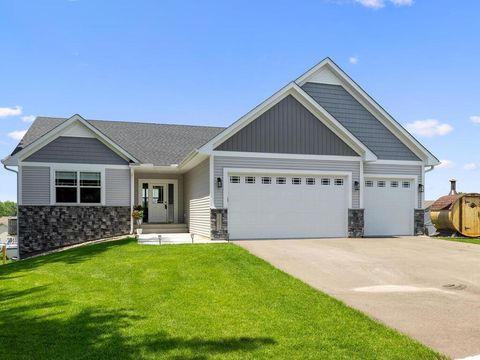 Homes For Sale - 1221 Bishop Circle<br/> Watertown, MN 55388