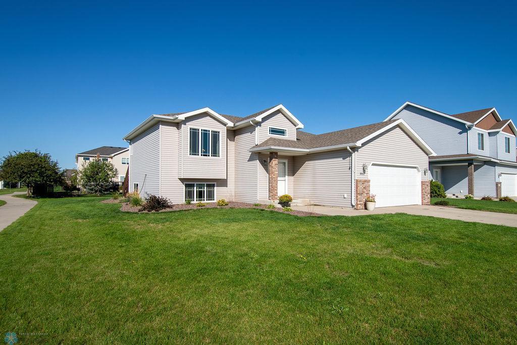 3532 8th Street, West Fargo, North Dakota image 2