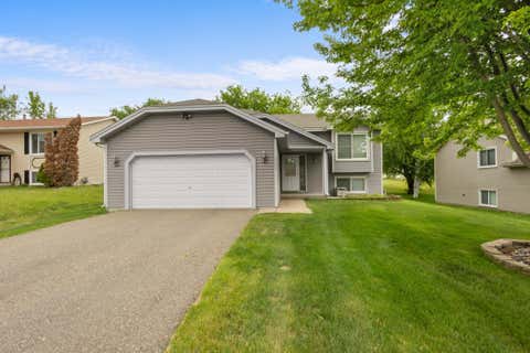Homes For Sale - 2408 Crestmount Lane<br/> Dakota County, Burnsville, MN 55306