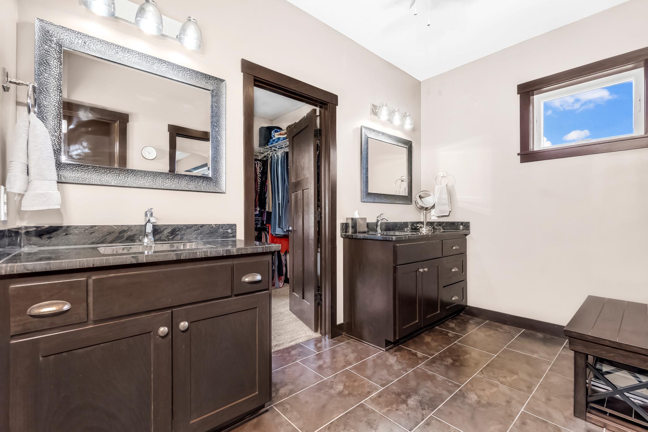 21397 Crimson Court, Lakeville, Minnesota image 24