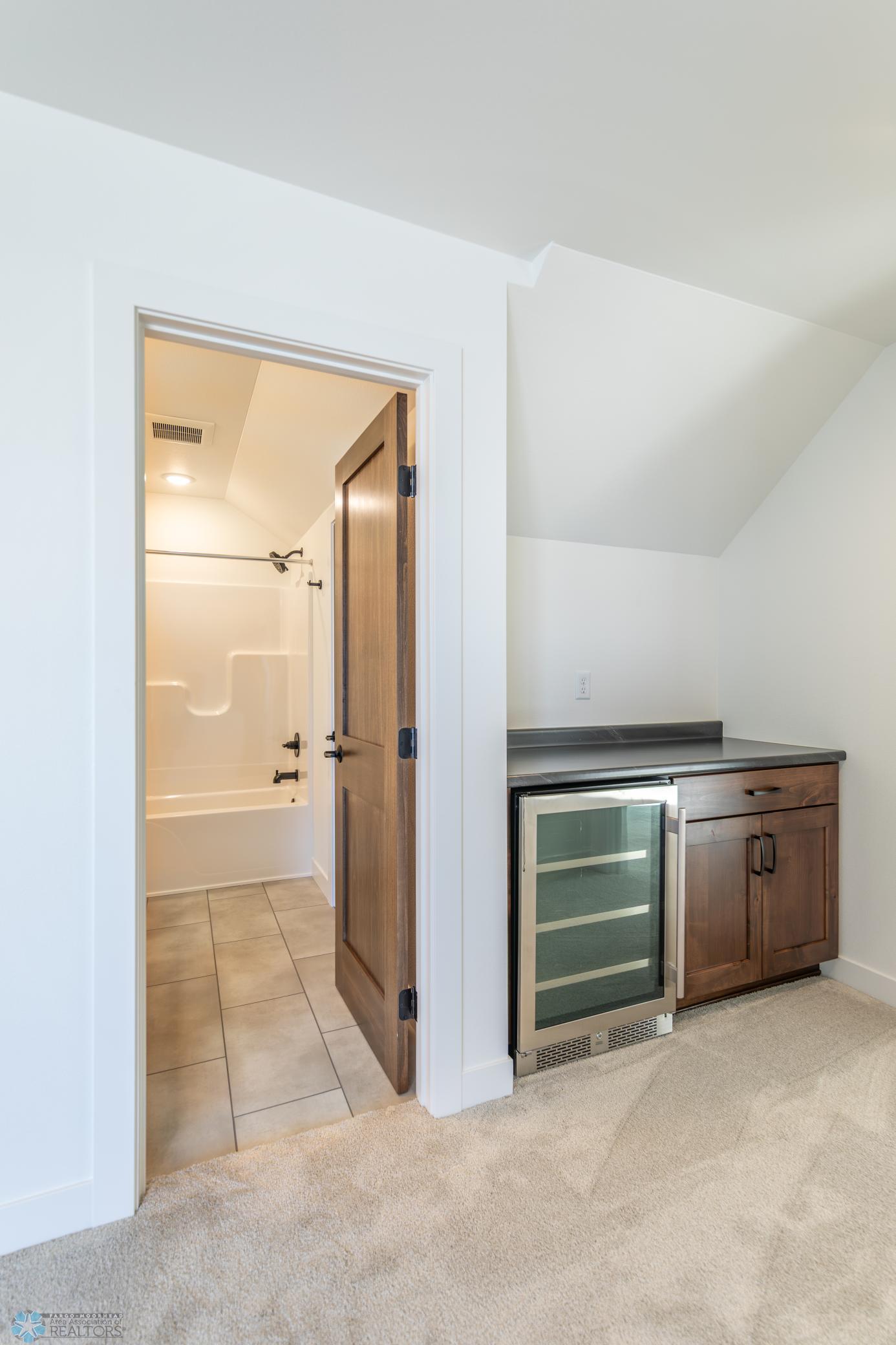 West Fargo, North Dakota 58078, United States, 3 Bedrooms Bedrooms, ,3 BathroomsBathrooms,Residential,Active,87153