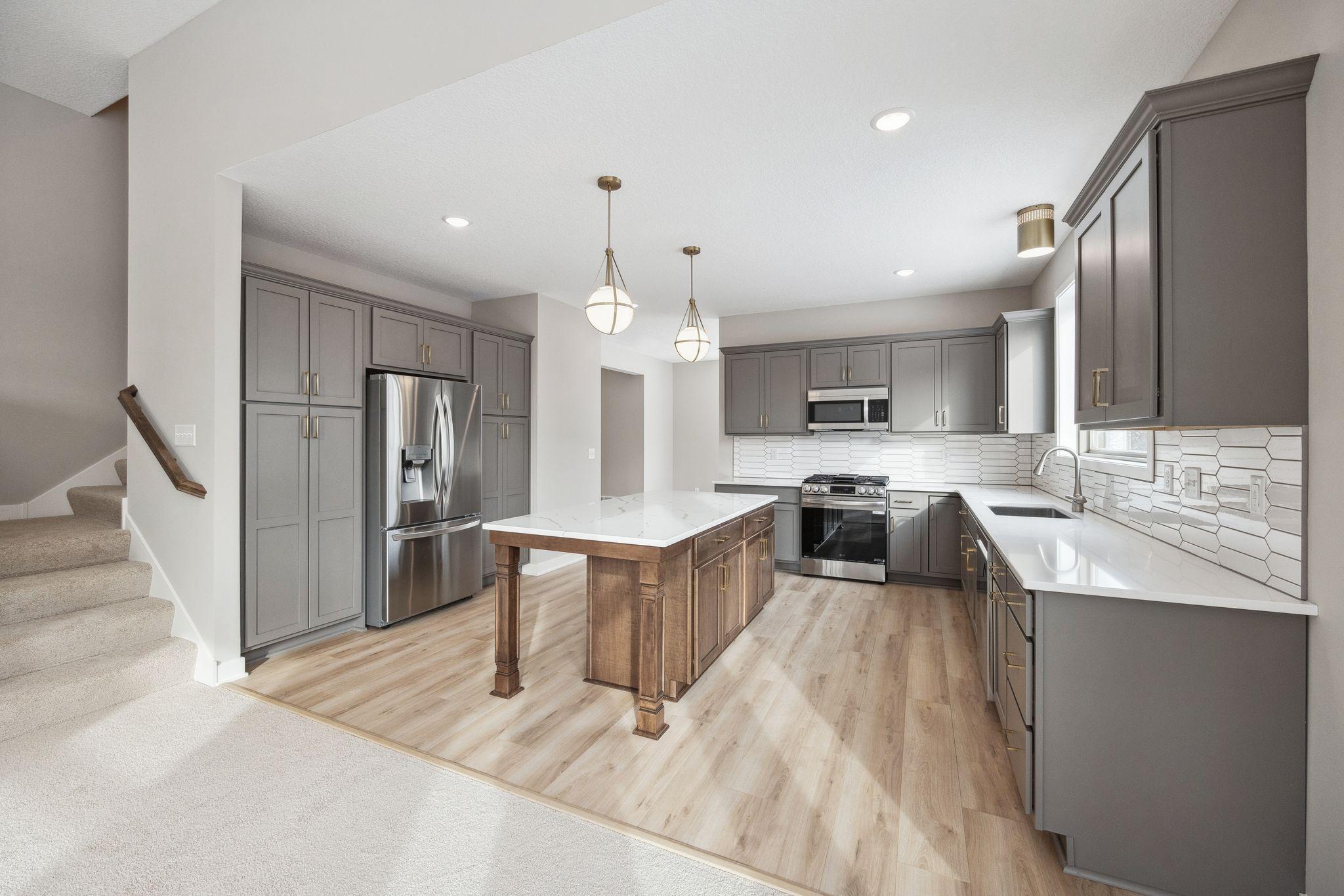 2015 Brookview Street, Shakopee, Minnesota image 1