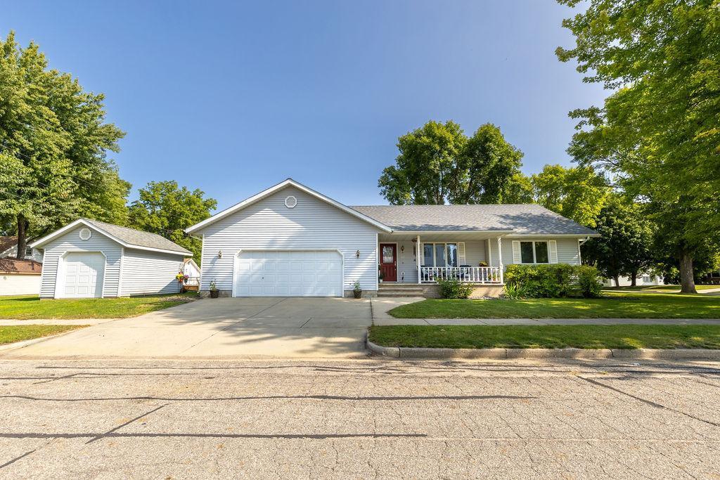 302 9th Street, Kerkhoven, Minnesota image 3
