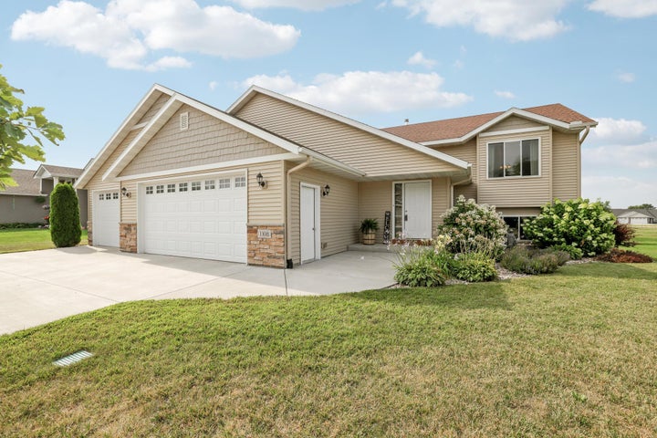 Photo 1 of 39 — 1108 Mulberry Avenue NE, Montgomery, MN 56069