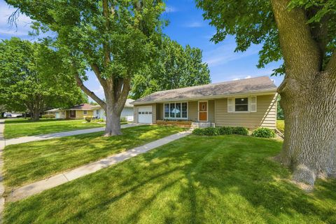 Homes For Sale - 215 Meray Boulevard<br/> Mankato, MN 56001