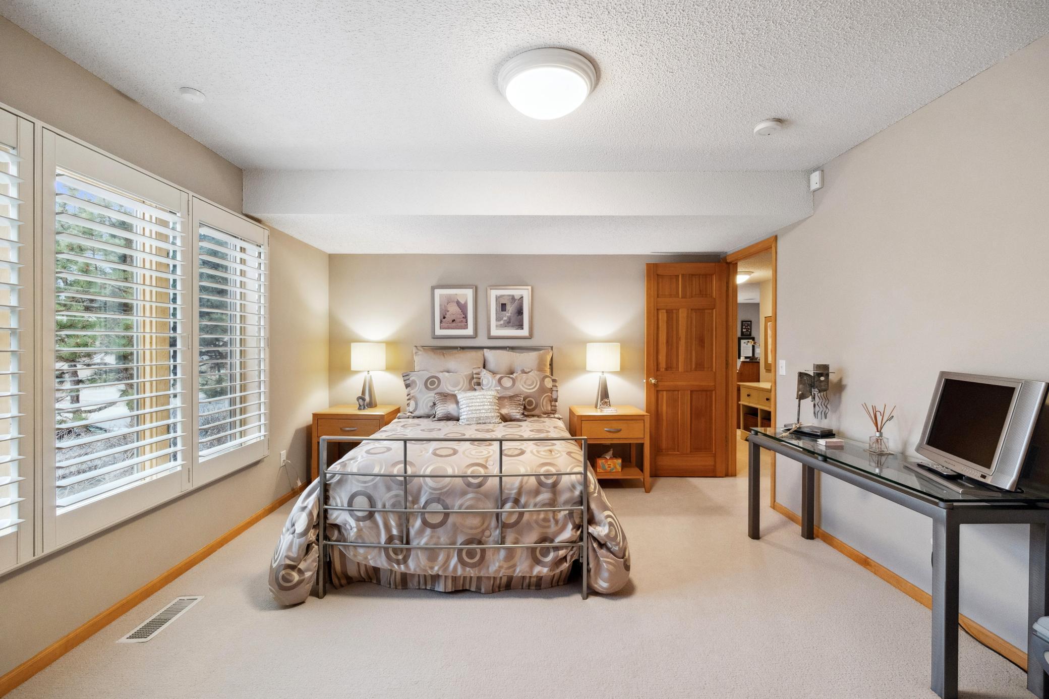 10332 Hennepin Town Road, Eden Prairie, Minnesota image 35