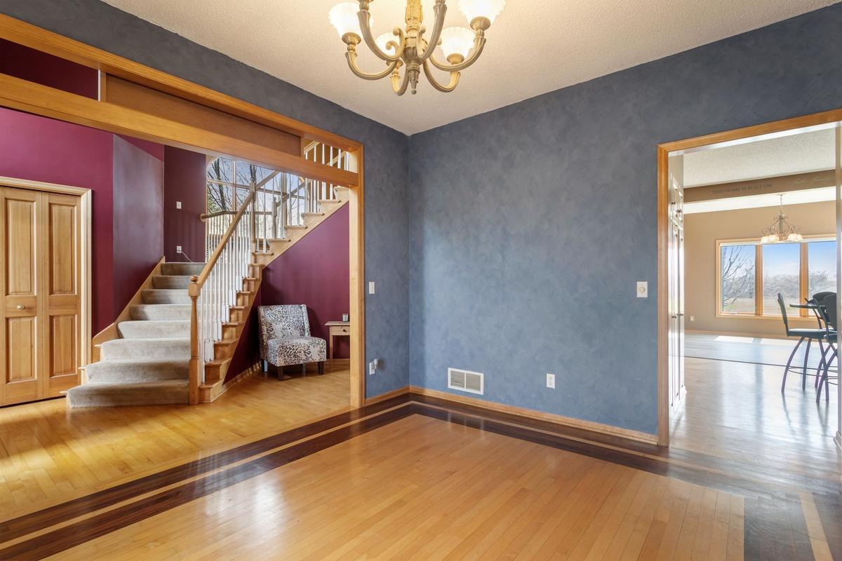 265 Mallard Drive, Shakopee, Minnesota image 9