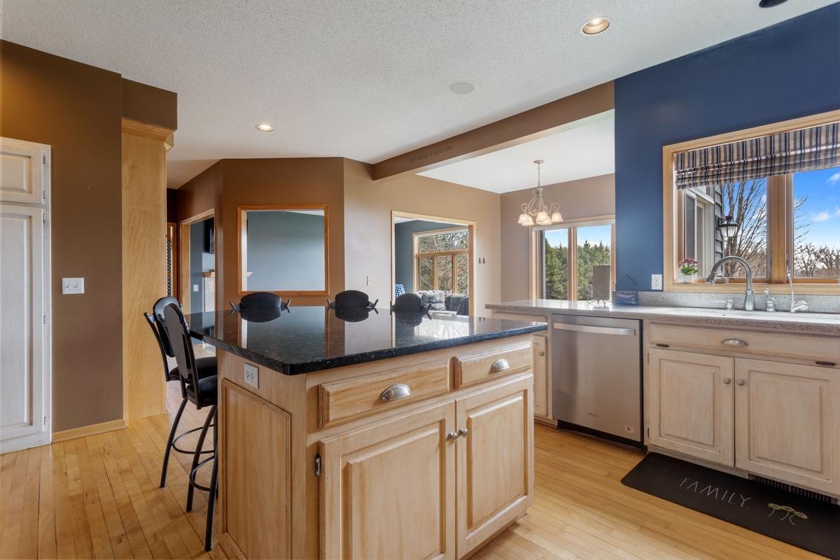 265 Mallard Drive, Shakopee, Minnesota image 4