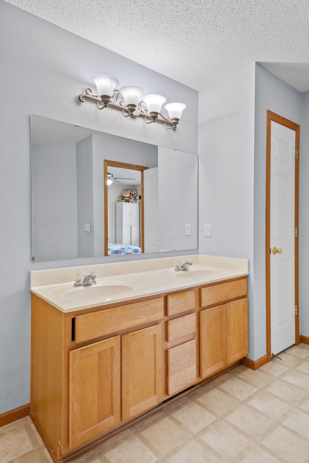 15601 Lilac Drive, Eden Prairie, Minnesota image 37