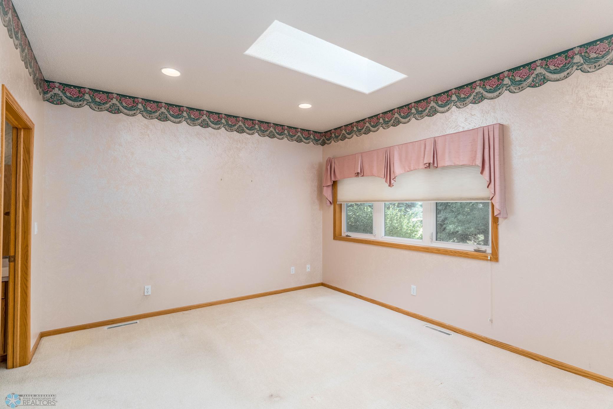 Moorhead, Minnesota 56560, United States, 3 Bedrooms Bedrooms, ,2 BathroomsBathrooms,Residential,Active,219513