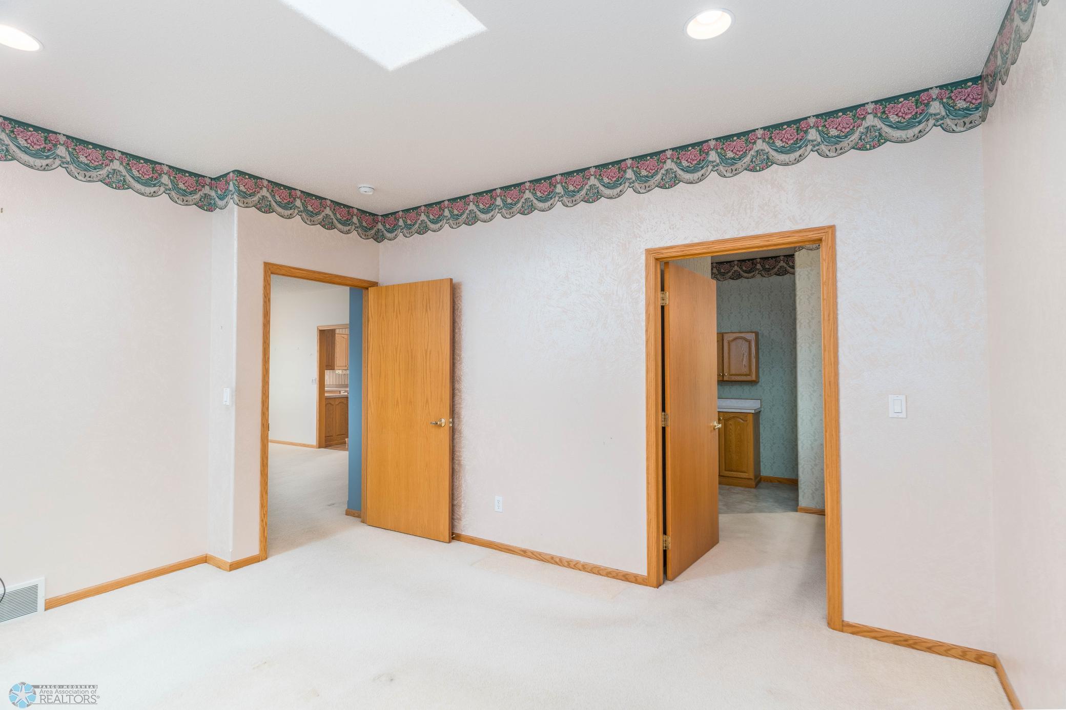 Moorhead, Minnesota 56560, United States, 3 Bedrooms Bedrooms, ,2 BathroomsBathrooms,Residential,Active,219513