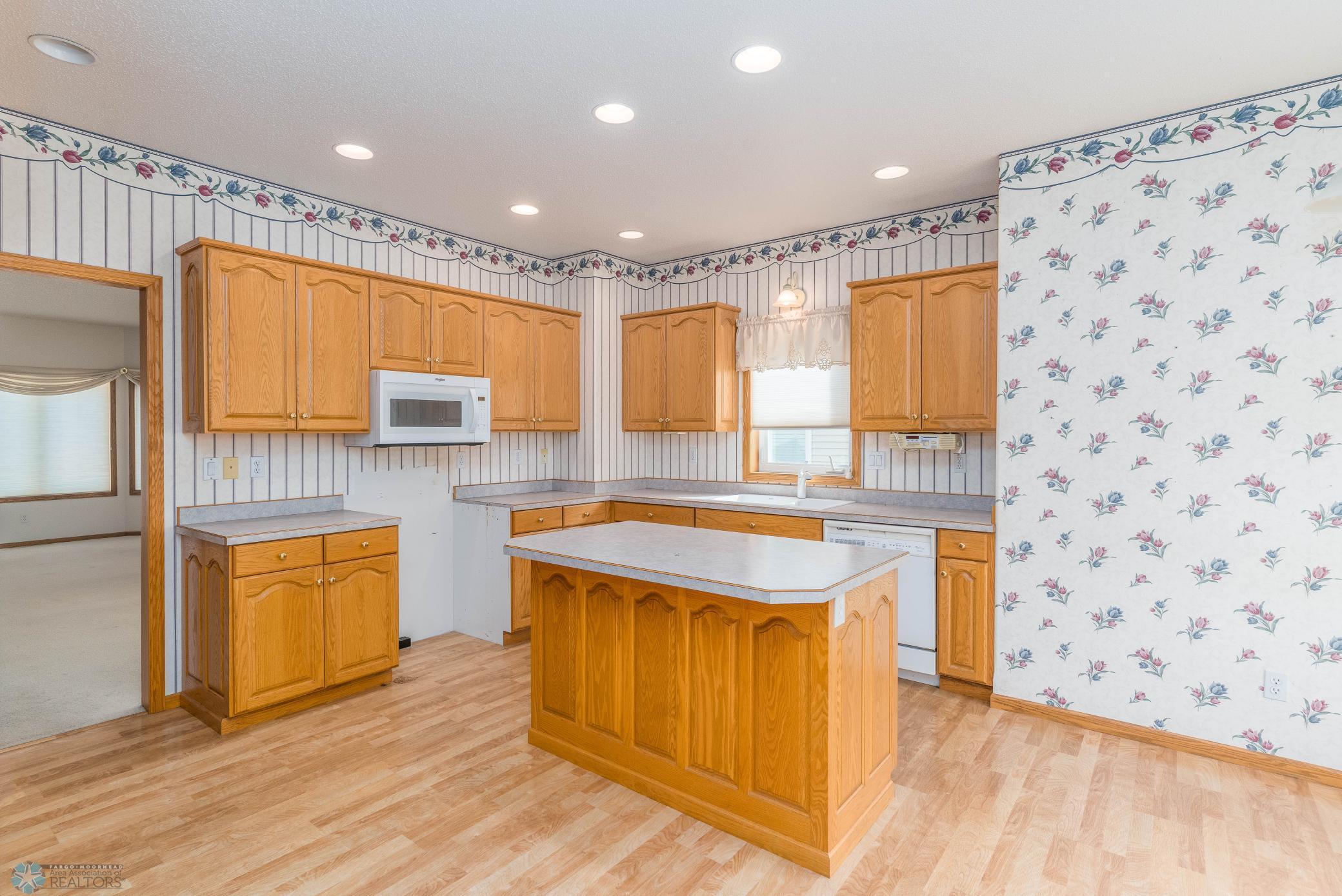 Moorhead, Minnesota 56560, United States, 3 Bedrooms Bedrooms, ,2 BathroomsBathrooms,Residential,Active,219513