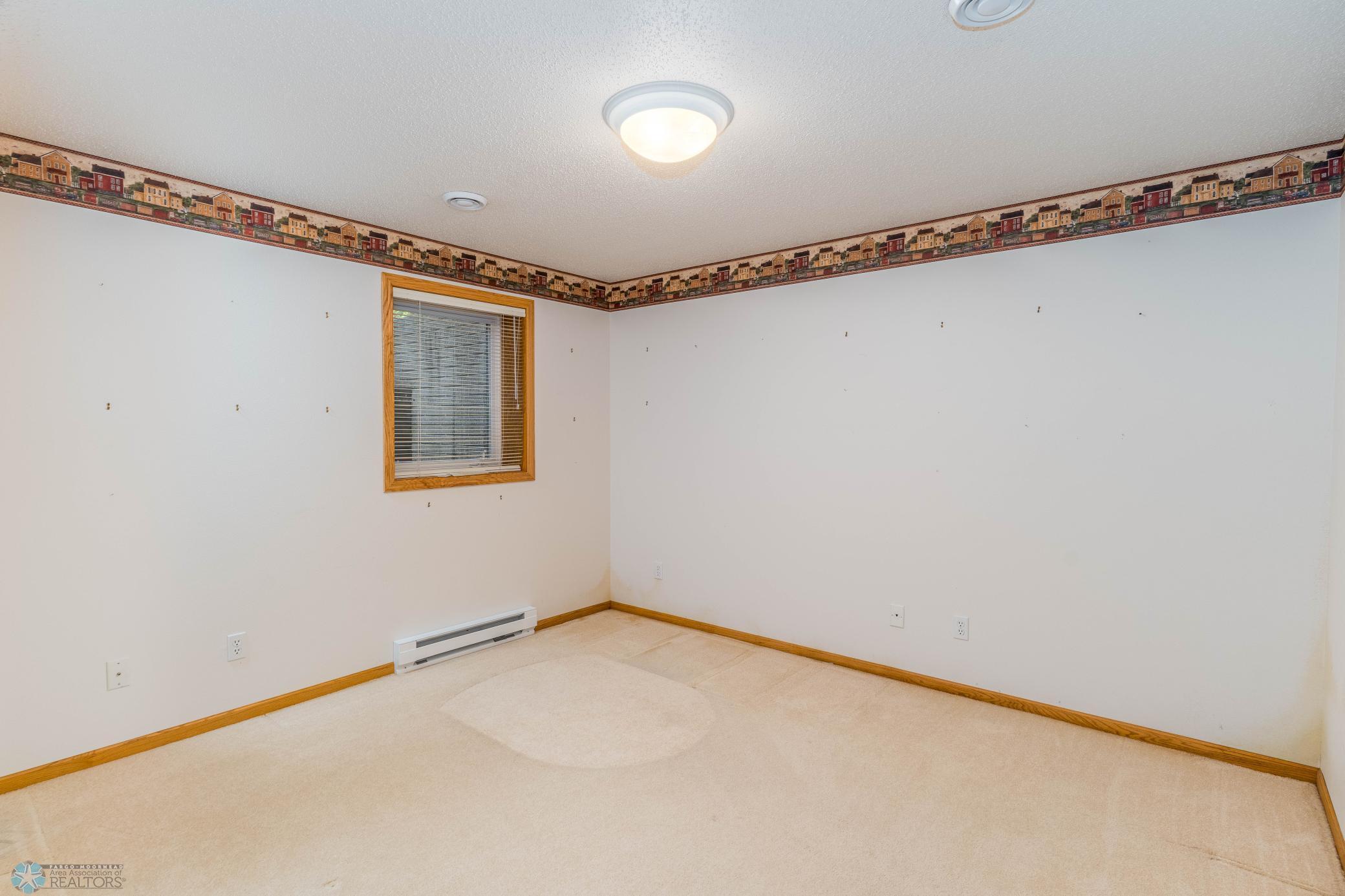 Moorhead, Minnesota 56560, United States, 3 Bedrooms Bedrooms, ,2 BathroomsBathrooms,Residential,Active,219513