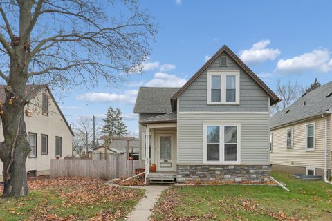 Homes For Sale - 1052 Geranium Avenue<br/> Ramsey County, Saint Paul, MN 55106
