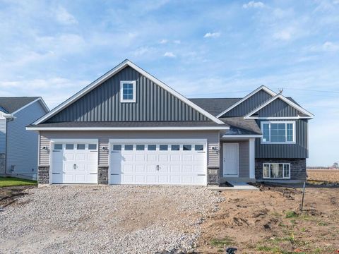 Homes For Sale - 938 Prestwick Drive<br/> Belle Plaine, MN 56011