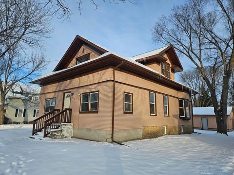 Apartment For Sale - 532 Range Street<br/> Nicollet County, North Mankato, MN 56003