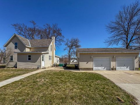 Homes For Sale - 672 S Anna Avenue<br/> Blue Earth County, Lake Crystal, MN 56055