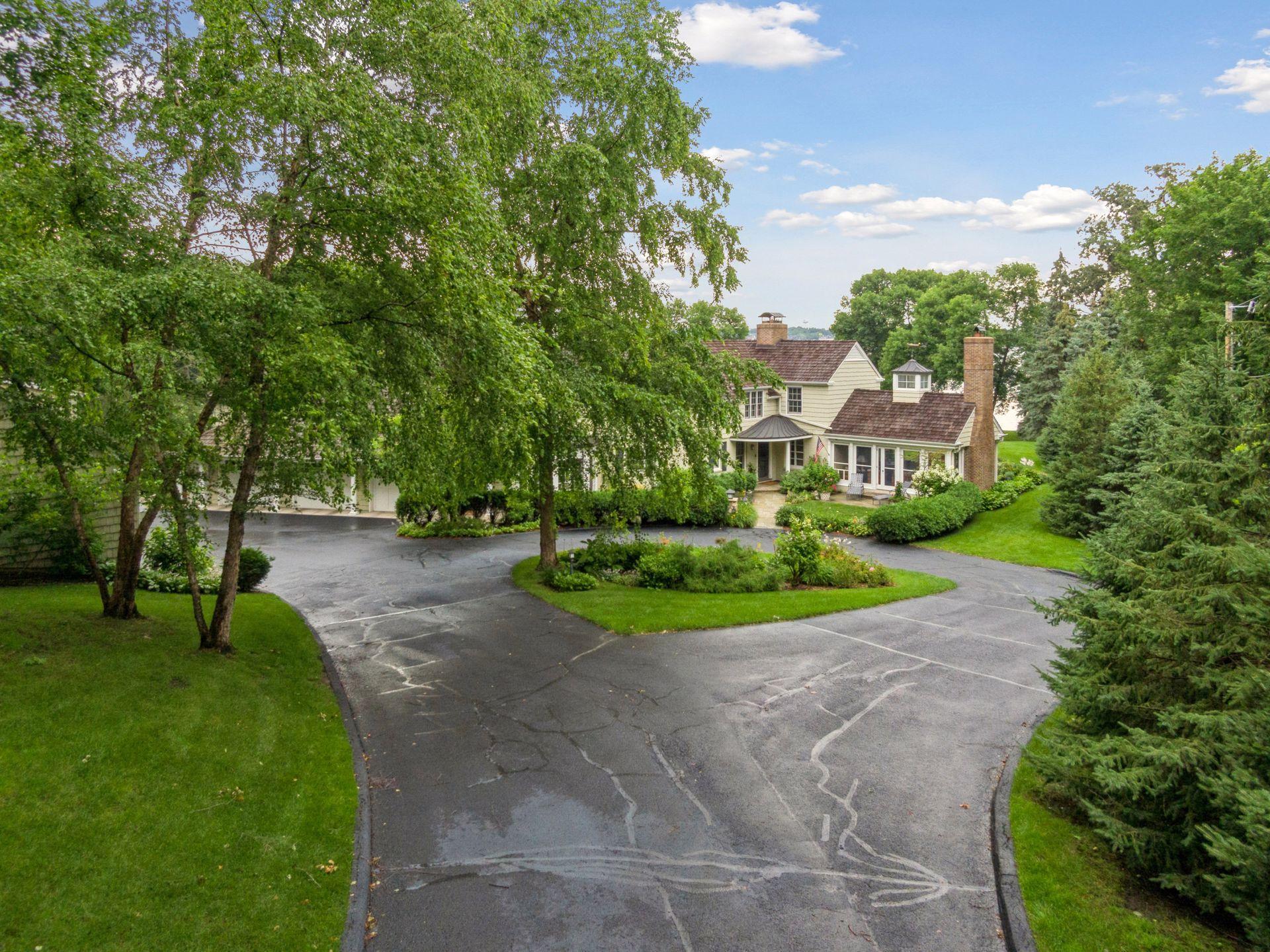 2670 Woolsey Lane, Wayzata, Minnesota image 3
