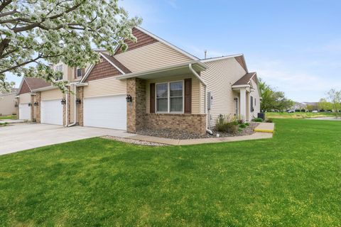 Townhouse For Sale - 11116 Goodhue Street<br/> Anoka County, Minneapolis, MN 55449