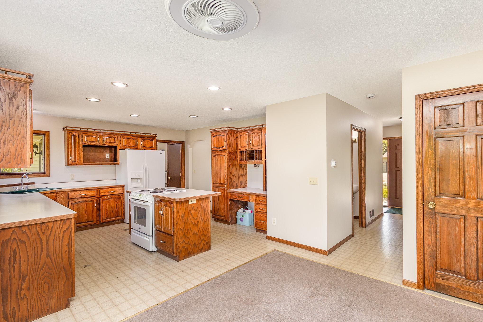 8614 Jenner Lane, Cottage Grove, Minnesota image 7